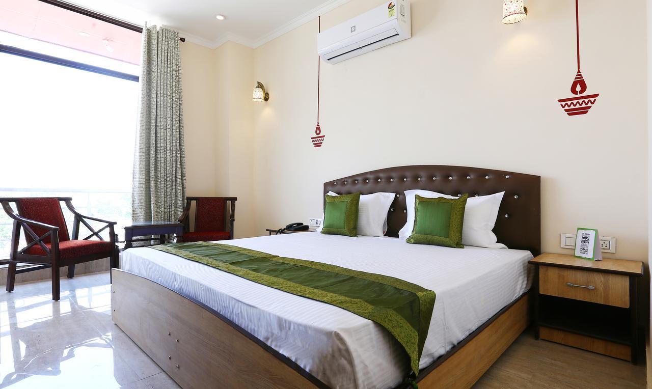 Treebo Blessing Bells Hotel Dehradun Buitenkant foto