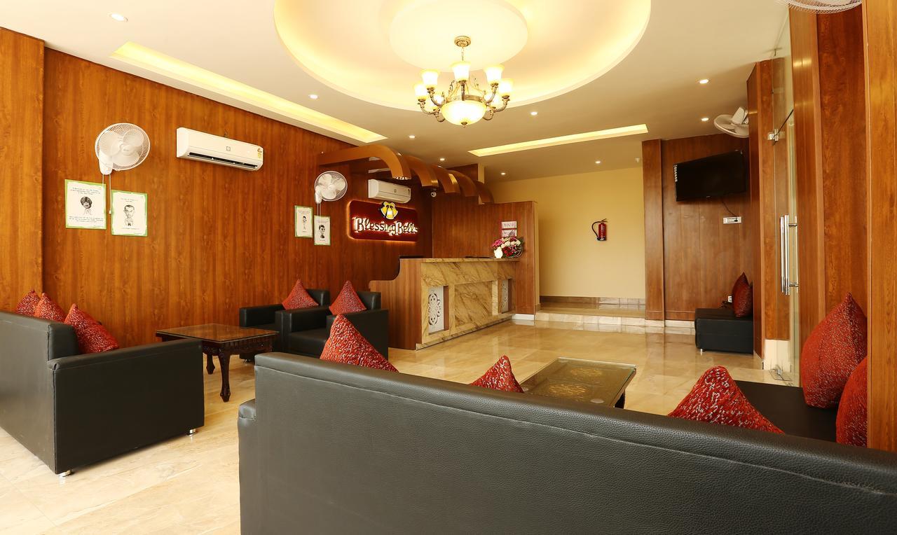 Treebo Blessing Bells Hotel Dehradun Buitenkant foto